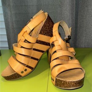 Blowfish Tan Leather Wedge Heel Sandals Women’s 8